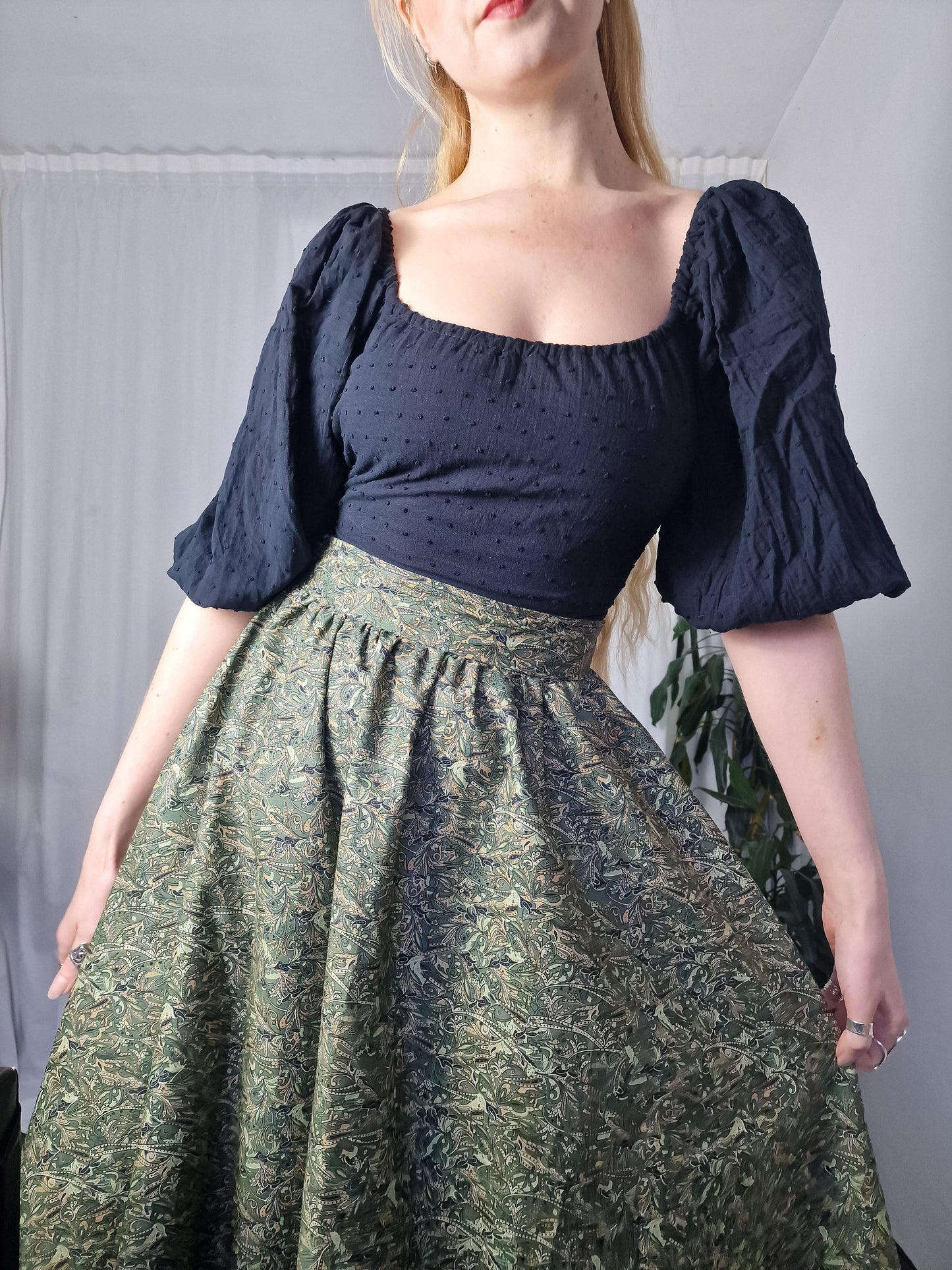 High Waisted Skirt (Updated 12/06)