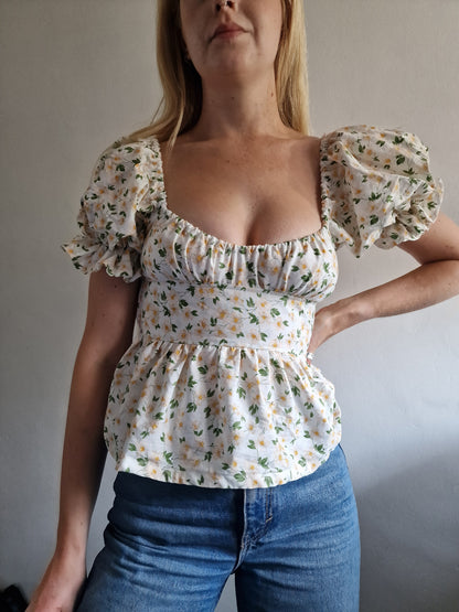 White Daisy blouse (UK 6-8)